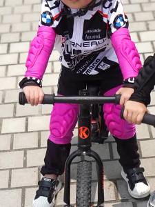 1 Pair Kids Knee Pads With Thick Sponge For FootballVolleyballBasketballVolleyballSkatingKnee Support Breathable Comfortable For Girls Boys Knee Compression Support