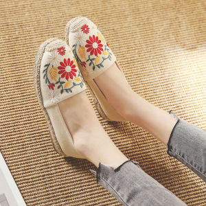 New Spring Collection: Woven Linen Shoes With Ethnic Style Embroidered Flowers Breathable And Sweat-Absorbing Flat Fisherman Shoes For Women