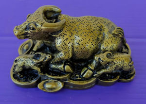 วัว ของศิริมงคล ประดับบ้าน 10CM ทำจากเรซิน 小銅牛