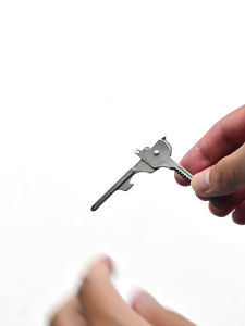 Gấp ngoài trời Keyring công cụ với 8 chức năng rustproof xây dựng bằng kim loại gấp Screwdriver thích hợp cho ngoài trời