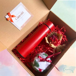 Bộ quà tặng giáng sinh đang yêu Bình giữ nhiệt - Quả cầu tất và bó hoa xinh xắn tặng kèm thiệp.