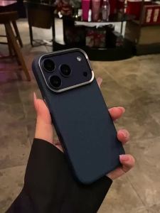 Alloy Solid Color Magnetic Matte Phone Case for iPhone 17Pro Max 16 pro Carbon Fiber Texture Wireless Charge Frosted Cover