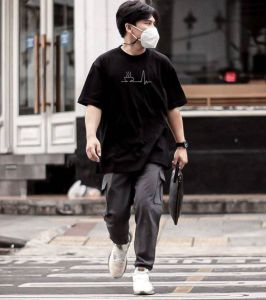 KAOS DISTRO LENGAN PENDEK PRIA: DESAIN UNIK & NYAMAN