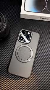 เคสผิวด้านโปร่งใสกันกระแทกสำหรับ MagSafe สำหรับ iPhone 17 Pro Max 360 ° แม่เหล็กหมุนได้ขาตั้งโทรศัพท์ฝาหลังโทรศัพท์