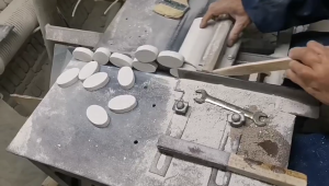 Lightweight Grill Cleaner Stone Pumice Brick Grime Remover For Homeowners Barbecue Enthusiasts Post Barbecue Maintenance