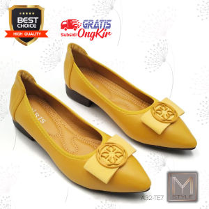 Sepatu Wanita Import Heels Tapak Tahu 3cm A32-TE7 Warna Kuning kenari model Casual Nyaman di Pakai Kuat dan Awet cocok di pakai sebagai Sepatu Kerja Kantor dan Hangout Santai juga acara Resmi dan acara Pesta