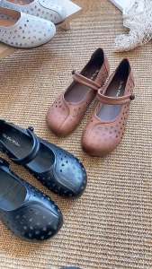 G72025 Summer Genuine Leather Breathable Mom Shoes Top Layer Cowhide Ethnic Style Soft Sole Hollow Out Shoes Extra Large Size Womens Shoes 7/7