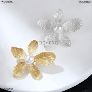 [COD] WEICHENG Vintage Five-petal Flower Brooch for Women Clothing Party Lapel Pin Accessories Gift