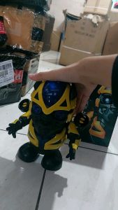 Mainan Anak Robot Super Hero Batman Hulk Spiderman Ironman Bisa Joget Ada Lampu Pakai Baterai / Mainan Anak Robot Dance Musik Ada Lampu