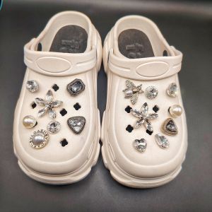 Colored Crystal Diamond Metal Crocs Jibbitz Charms Detachable 3D Butterfly Shaped Shoe Buckle Decoration for Crocs