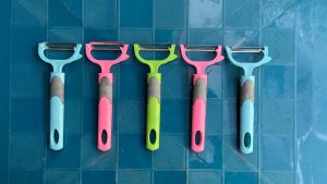 Alat Pengupas Kulit Buah dan Sayur / Peeler 3 Varian Warna / Alat Pengupas Buah / Peeler Model Y