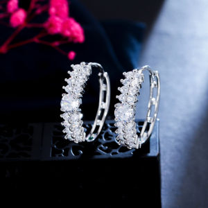 SEQUITO Classic Silver Plated Crystal Circle Clear Cubic Zircon Simple Round Hoop Earrings for Women French Style Niche Chic Jewelry SE565
