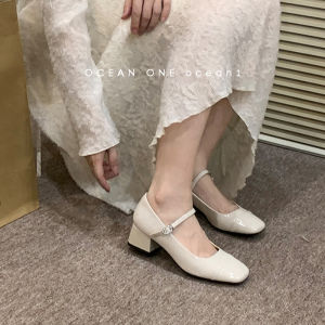 QZshop จัดส่งในไทย รองเท้าคัชชูแฟชั่น รูปทรงสวยทันสมัยน้ำหนักเบาวัสดุเป็นยางมีให้เลือกถึง4สีสวยๆมาใหม่แนะนำ จริงรีบมาซื้อกันนะ เดี๋ยวหมด