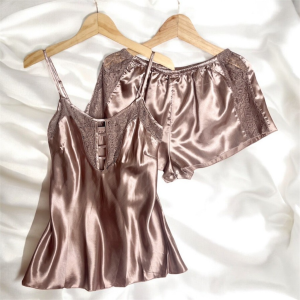 ชุดนอนสายเดี่ยว+กางเกงขาสั้น ชุดนอนผ้าซาติน ลายลูกไม้ คุณภาพดี ใส่สบาย สินค้าพร้อมส่ง (รหัส2216)