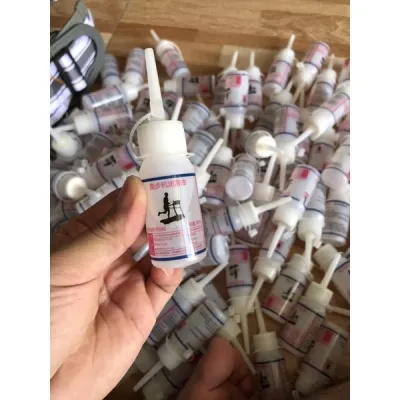 Dầu Tra Máy Chạy Bộ 30 ml. Hàng kèm theo máy và có hướng dẫn sử dụng. Dầu tra thảm máy chạy bộ
