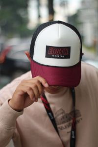 Eddostyn Topi Trucker Jaring Original Distro Pria Dewasa Putih Maron Casual