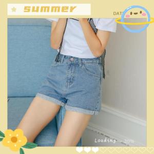 QJshop ยีนส์ขาสั้นผู้หญิง มีสองสีให้เลือก สียีนส์เข้ม สียีนส์อ่อน ดีเทลแอบพับขาเบาๆ