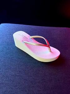 [Free Shipping] Summer Korean-Style High-Heeled WomenS Flip-Flops Thick-Soled Non-Slip Beach Sandals With A Wedge Heel Perfect For Outdoor Wear