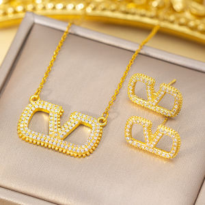 Fashion necklace pendant - Luxury and exclusive small-scale collar chain accessory 【铜镶锆】 爆款字母项链女百搭高级感轻奢镶钻镶钻毛衣链饰品