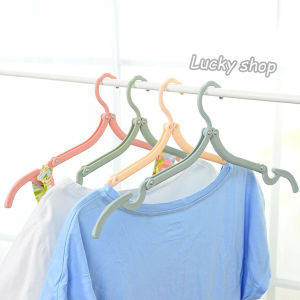 ไม้แขวนเสื้อพกพา ราคาประหยัด สามารถพับเก็บได้ ผลิตจากพลาสติกPP