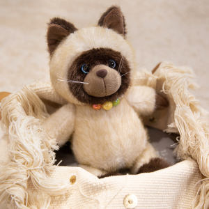JOJO CASTLE 30/45/60cm Cartoon Siamese Cat Plushie Soft Toy Cute Brown Cat with Colorful Beaded Necklace Kitten Stuffed Toy Lovely Girl Gift for Girlfriend Children