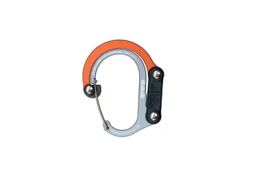GEAR AID HEROCLIP MINI USA 360 DEGREE ROTATION SWIVELLING CARABINER STURDY AND RUBBER FOOTED CLIP HANG OR CARRY YOUR GEAR.