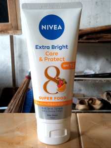 NIVEA Body Serum Extra White Care & Protect / Nivea Extra White Body Serum Care & Protect / Nivea Body Serum / Nivea Serum Extra White
