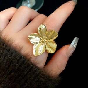 OMQAIO 5 Petals Metal Flower Opening Ring Copper Exaggerated Finger Hand Ring Aesthetic Gold Silver Opening Finger Ring Valentines Day Gift