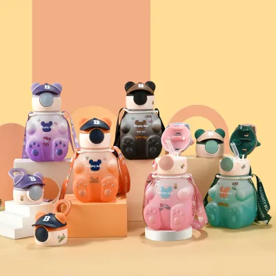 City Goods 750ml Frosted Hat Bear Cup Baby Drinking Bottle Baby Sippy Cup Leak-proof and Drop-proof Portable Handle Bear Straw Cup