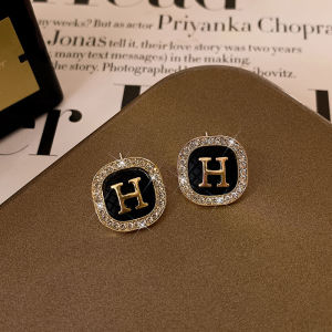 Black Earrings for Women Small Fragrant s925 Stud Earrings Fashion French Pearl Women Earrings for Party