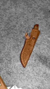 5Cr15mov ความแข็ง 58 HRC อุปกรณ์ตั้งแคมป์เดินป่า พร้อมซองหนัง เหล็ก