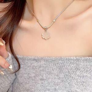 VÒNG CỔ DÂY CHUYỀN HOA SEN BẰNG ĐÁ - TÂM AN LẠC TẶNG HỘP ĐỰNG