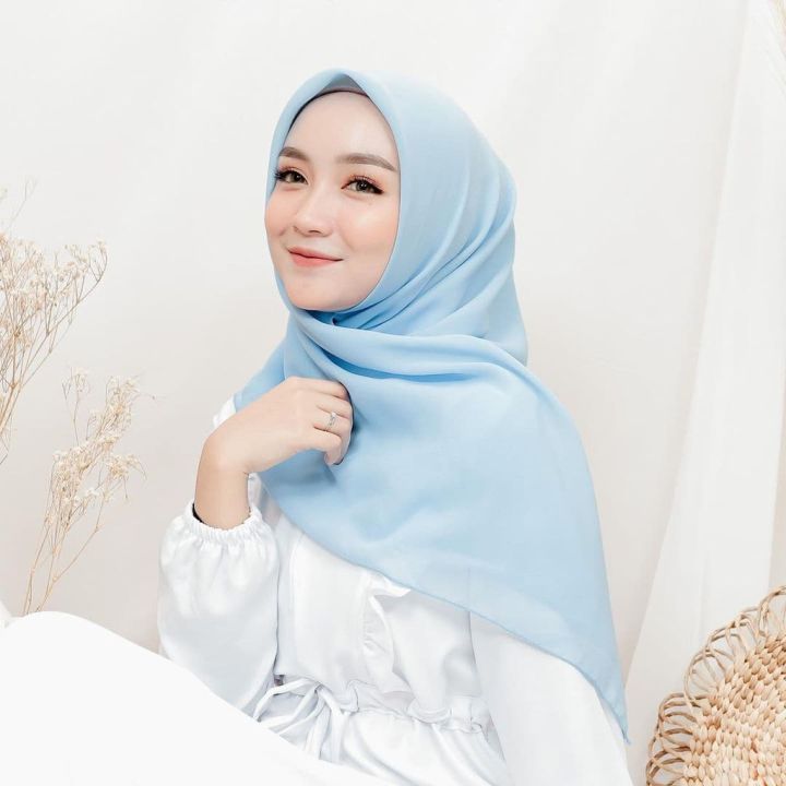 Jilbab Segi Empat Bella Square Warna Blue Jeans / Hijab Jilbab Murah ...