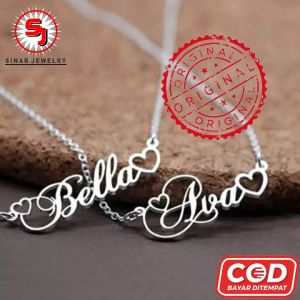 Kalung Nama Sendiri Titanium Silver Anti Karat Termurah Bisa Request Nama Sendiri\\n\\nBerikut adalah artikel tentang kalung nama sendiri titanium silver anti karat termurah yang bisa request nama sendiri, sesuai dengan informasi dan aturan yang telah disediakan.\\n\\n Bahan & Kelebihan\\n\\n Kelebihan Bahan Titanium\\n\\nKalung nama sendiri titanium silver ini terbuat dari bahan titanium yang sudah berlapis (technical plating). Kelebihan bahan titanium antara lain:\\n\\n- **Kekuatan**: Titanium memiliki kekuatan yang sangat tinggi, sehingga membuat kalung nama menjadi tahan lama dan tidak mudah rusak.\\n- **Anti Karat**: Bahan titanium memiliki sifat anti karat, sehingga kalung nama ini dapat digunakan dalam jangka waktu yang lama tanpa takut terkena karat.\\n- **Nyaman**: Bahan titanium memiliki bobot yang ringan dan tidak berat, sehingga nyaman dipakai sehari-hari.\\n\\n Teknik Plating untuk Meningkatkan Ketahanan\\n\\nTeknik plating yang digunakan pada kalung nama sendiri ini adalah teknik technical plating. Teknik ini bertujuan untuk meningkatkan ketahanan kalung nama terhadap kerusakan, seperti goresan dan karat.\\n\\n Kenyamanan & Keamanan Penggunaan Harian\\n\\nKalung nama sendiri titanium silver ini dirancang untuk digunakan sehari-hari dengan nyaman dan aman. Bahan titanium yang ringan dan tidak berat membuat kalung nama ini nyaman dipakai dalam jangka waktu yang lama. Selain itu, teknik plating yang digunakan juga membuat kalung nama ini tahan terhadap goresan dan karat.\\n\\n Desain & Personalisasi\\n\\n Contoh Desain Kalung Nama\\n\\nFoto kalung nama di atas hanya digunakan sebagai contoh. Anda bisa memesan kalung nama sesuai dengan nama pesanan Anda sendiri.\\n\\n Custom Request Nama Sendiri\\n\\nAnda bisa memesan kalung nama sendiri titanium silver dengan nama yang Anda inginkan. Cukup berikan nama yang ingin Anda cantumkan pada kalung nama, dan kami akan mengerjakannya sesuai dengan permintaan Anda.\\n\\n Proses Pengerjaan Cepat\\n\\nProses waktu pengerjaan kalung nama kurang lebih 1-3 hari. Jadi, Anda tidak perlu menunggu lama untuk mendapatkan kalung nama sendiri yang Anda inginkan.\\n\\n Garansi & Kepuasan Pelanggan\\n\\n Prioritas Kepuasan Pelanggan\\n\\nKepuasan para pelanggan kami adalah prioritas nomor satu. Kami selalu berusaha memberikan layanan terbaik kepada pelanggan kami.\\n\\n Garansi Kerusakan Selama Pengiriman\\n\\nJika ada kerusakan barang pada saat pengiriman, kami akan dengan senang hati mengirimkan penggantian barang jika masalah tersebut terjadi.\\n\\n Penggantian Barang Jika Ada Kesalahan\\n\\nJika ada kesalahan dalam pemenuhan pesanan, kami akan dengan senang hati mengirimkan penggantian barang jika masalah tersebut terjadi.\\n\\n Kesimpulan\\n\\nKalung nama sendiri titanium silver anti karat termurah ini merupakan pilihan yang tepat bagi Anda yang mencari kalung nama custom dengan harga terjangkau. Dengan bahan titanium yang kuat dan anti karat, serta teknik plating yang meningkatkan ketahanan, kalung nama ini dapat menjadi pilihan yang tepat untuk Anda. Selain itu, proses pengerjaan yang cepat dan garansi kerusakan selama pengiriman juga membuat kalung nama ini menjadi pilihan yang aman dan nyaman untuk Anda.\n}