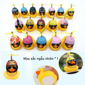 Chú Vịt Vàng đội Mũ Bảo Hiểm Gắn Chong Chóng Trang Trí Xe Hơi Xe Máy - RA888 SHOP