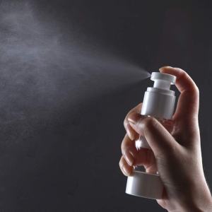 HIONE Portable Vacuum Airless Pump Spray Lotion Bottle Clear Travel Refillable Lotion Cream Cosmetic Dispensing Bottle