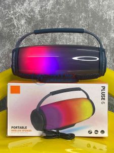 Loa Bluetooth Pluse 6 mới nhất Âm thanh sống động công suất lớn Đèn Led nhiều màu sắc. Thiết kế dưới dạng hình trụ với đèn Led trong suốt ở giữa đem đến cái nhìn cuốn hút bắt mắt cho một màn trình diễn ánh sáng ấn tượng.