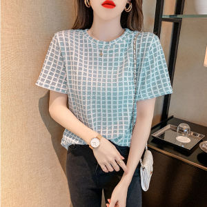 Wulove.สินค้าขายดี. เสื้อคอกลม แฟชั่นมาใหม่เฉิดฉายเก๋ไก๋👀เสื้อยืดลายตาราง คอกลม น่ารักมะไหว มีให้เลือก3สีเบาๆ💯