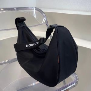 IELGY Student Fashion Crescent Dumpling Bag Lazy Style Waterproof Oxford Cloth One-Shoulder Messenger Female Bag