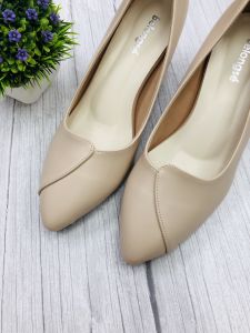 รองเท้าคัทชูไซส์ใหญ่ รุ่น 8486 หัวแหลม หน้ากว้าง สูง 2.5 นิ้ว ใส่ได้หลายโอกาศ เบอร์ 41-45