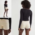 Curvy Fit Vintage Jeans Shorts by H&M - Celana Pendek Wanita. 