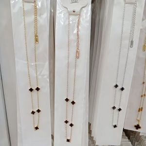 Kalung Fashion Titanium Wanita Trend Liontin Bunga Hitam Cantik Anti karat dan anti luntur