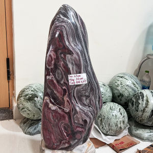 Cây đá tự nhiên màu đỏ Cao 63 cm nặng 36 kg cho mệnh Thổ và Hỏa CUNG ĐẠI CÁT