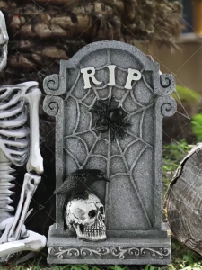 สุสานผีหัวกะโหลกเรซินสำหรับตกแต่งสวนกลางแจ้งอุปกรณ์ตกแต่งงานเลี้ยงที่ทนทานและทนต่อสภาพอากาศ