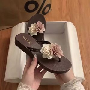 [Free Shipping] New thick-soled womens slippers for outdoor wear summer fashion versatile herringbone wedge platform beach slippers non-slip womens slippers