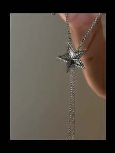 Trendy Pull Star Charm Necklace Star Pendant Necklace Alloy Material Neck Perfect for Fashion Forward Women Girl
