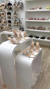 25twentyfives - Dose รองเท้าส้นแก้ว แต่งเพชรวิบวับ สูง 3 นิ้ว **สอบถามก่อนสั่งซื้อของหมดไวค่ะ**