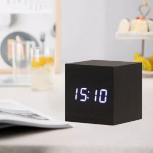LIANG Wood Digital LED Alarm Clock Square Retro Desk Clock Table Decor Portable Glow Clock