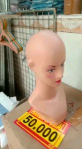 Patung kepala dewasa