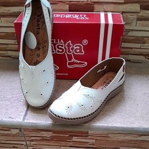 Promo 5.5 Sale Oclia Yasta Sepatu Putih Casual Wanita Rosie 18 Putih Oclia Yasta Olshop (COD)